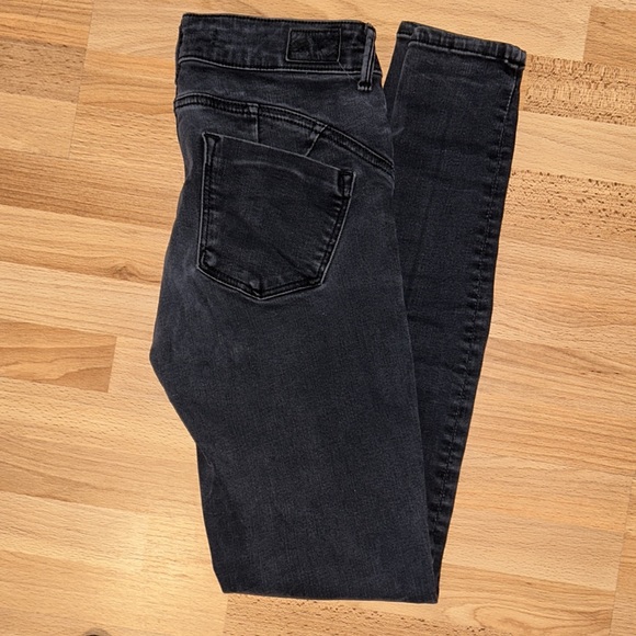 Black push-up jeans from Breshka - Picture 2 of 4